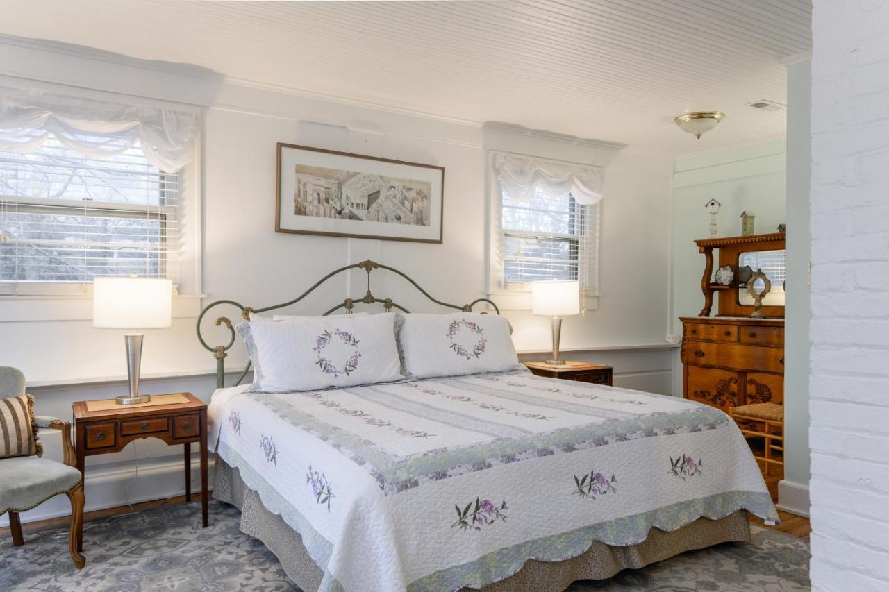 Oakland Bed and breakfast
