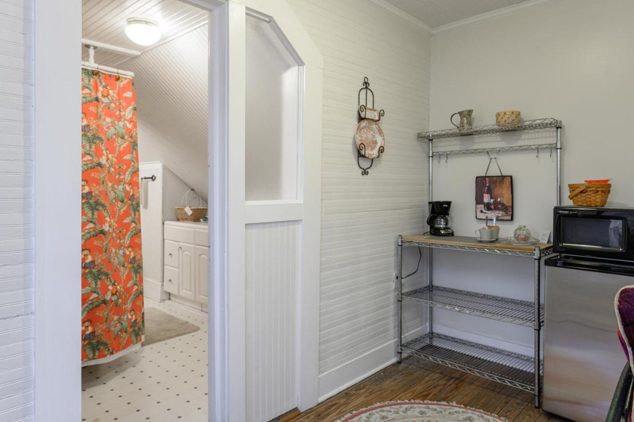 Oakland Bed and breakfast 3*